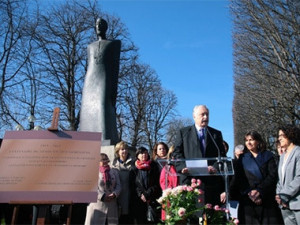 В Париже открыт мемориал, посвященный армянским женщинам — жертвам Геноцида армян