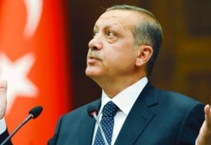 По случаю победы в битве Чанаккале (Галлиполи) президент Турции Реджеп Тайип Эрдоган пригласил 24 апреля лидеров 102 стран, в том числе и президента Армении, что стало поводом для обсуждений, пишет в блоге Radikal Ахмет Кесенджи.