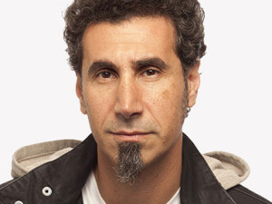 Солист всемирно известной группы «System of A Down» Серж Танкян дал интервью корреспонденту издания «Rolling Stone» Кори Гроуни. 