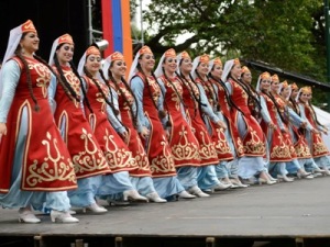 В столице Аргентины Буэнос-Айресе прошел фестиваль армянской культуры, в котором приняли участие более 5,000 человек.