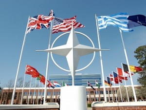 В ходе заседания Парламентской Ассамблеи НАТО в Гааге армянская делегация представила как события в сирийском городе Кесаб, так и подрыв армянской церкви Святых Мучеников в Дейр-эз Зоре. 